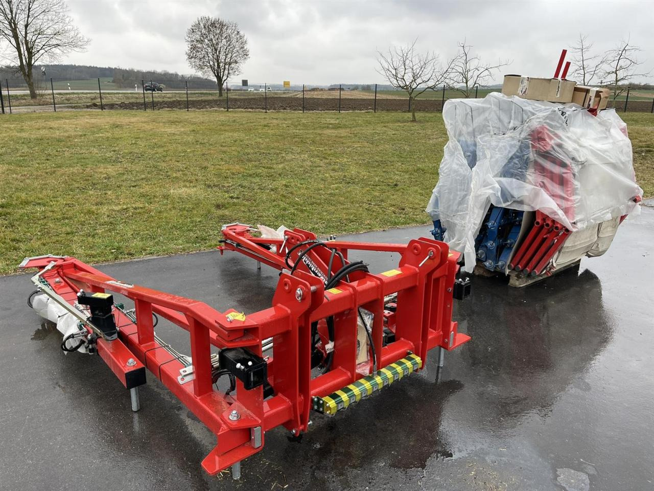 Hatzenbichler Neuer unbenutzter Striegel mit hydraulischer Druckverstellung, 12m AB, Hatzenbichler Striegel - Борона: фото 1 Hatzenbichler Neuer unbenutzter Striegel mit hydraulischer Druckverstellung, 12m AB, Hatzenbichler Striegel - Борона: фото 1