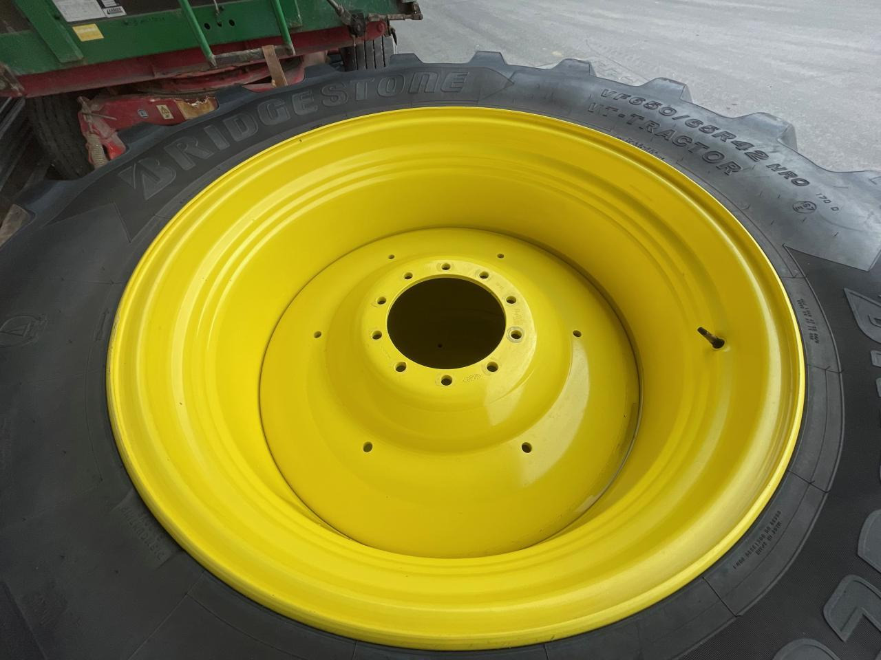 John Deere Kompletträder von 6R250, 650/65 R42 mit Bridgestone Decken aus 2019, ca. 50 % - Трактор: фото 3 John Deere Kompletträder von 6R250, 650/65 R42 mit Bridgestone Decken aus 2019, ca. 50 % - Трактор: фото 3