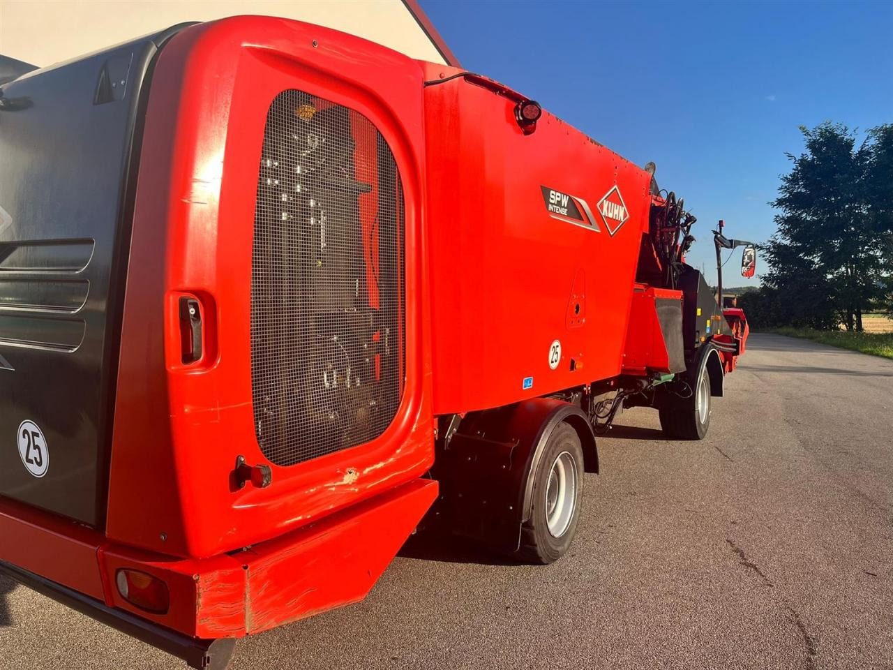 Kuhn 14.2 CS / Futtermischwagen / 2 Schnecken - Кормораздатчик: фото 5 Kuhn 14.2 CS / Futtermischwagen / 2 Schnecken - Кормораздатчик: фото 5