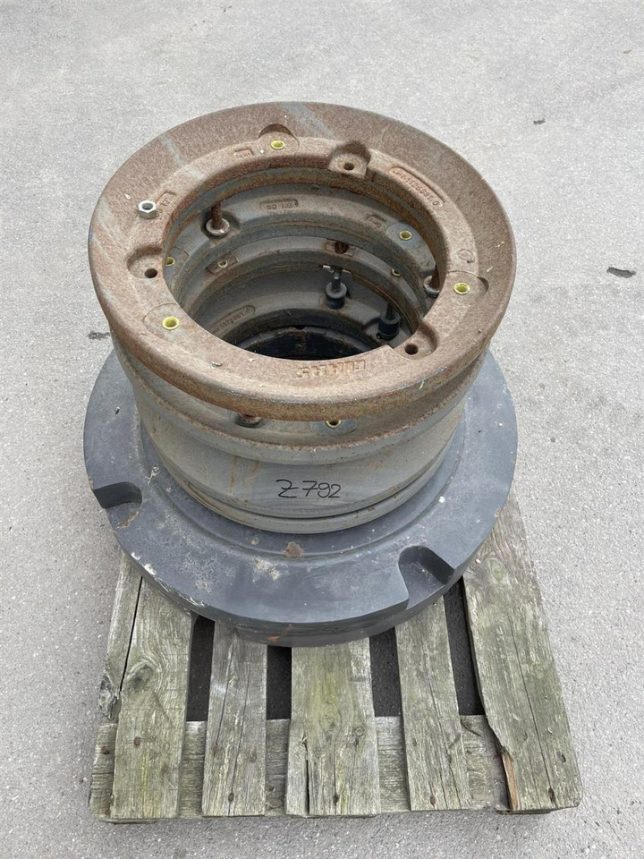 CLAAS Radgewichte 1109052, Claasnummer: 1125681.0 - Навесное оборудование: фото 1 CLAAS Radgewichte 1109052, Claasnummer: 1125681.0 - Навесное оборудование: фото 1