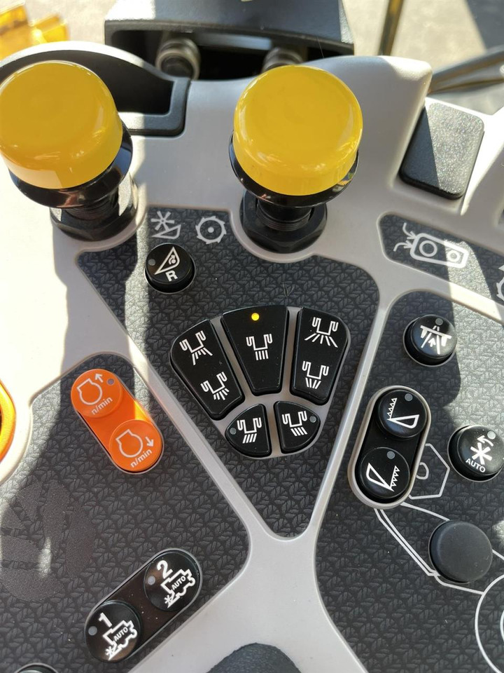 Зерноуборочный комбайн New Holland NH CR 9.80 Revelation, Optispread, Opticlean: фото 23