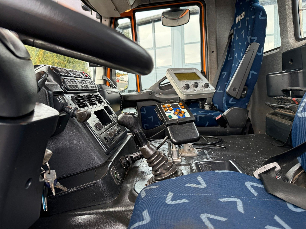 Крюковой мультилифт Iveco Trakker 330 EEV Winterdienst Abroll: фото 11