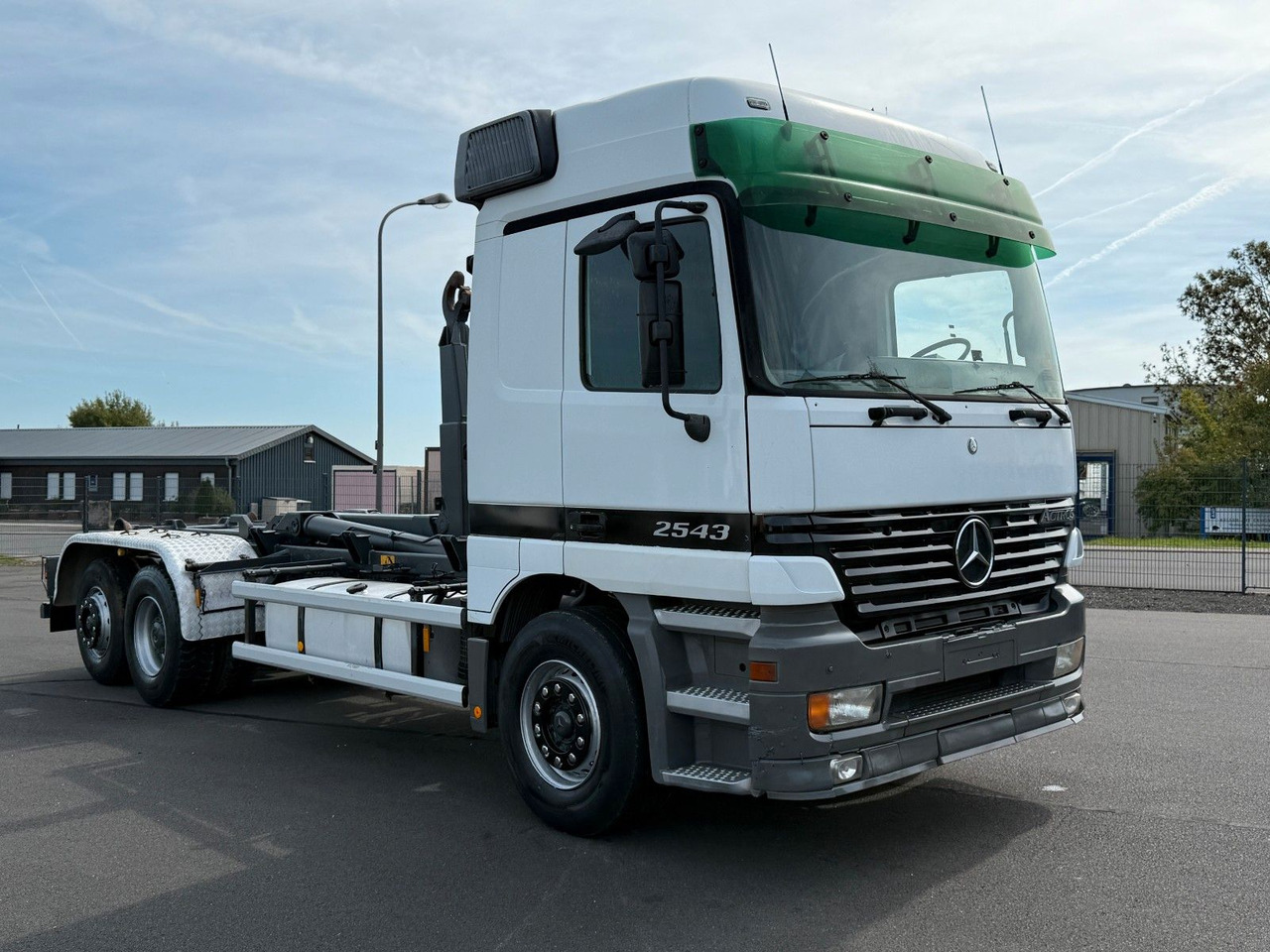 Mercedes-Benz Actros 2543 6x2 Klima + Kupplung - Крюковой мультилифт: фото 4 Mercedes-Benz Actros 2543 6x2 Klima + Kupplung - Крюковой мультилифт: фото 4