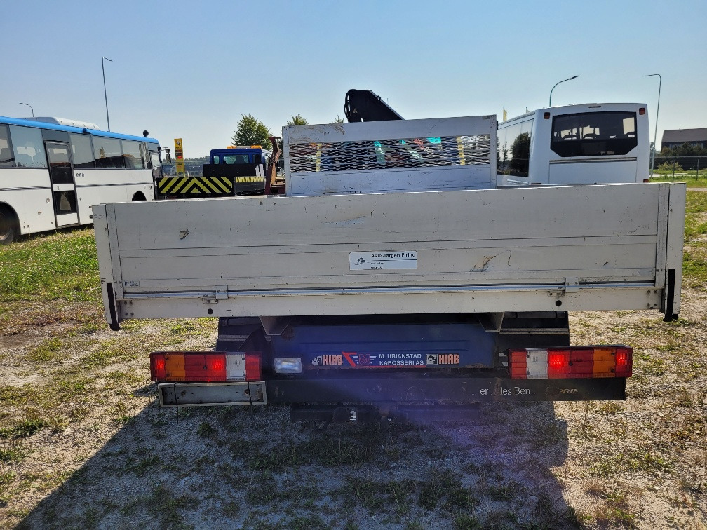 MERCEDES – BENZ SPRINTER 616CDI HIAB 027-2 Crane 10.2004  - Малотоннажный бортовой грузовик: фото 5 MERCEDES – BENZ SPRINTER 616CDI HIAB 027-2 Crane 10.2004  - Малотоннажный бортовой грузовик: фото 5