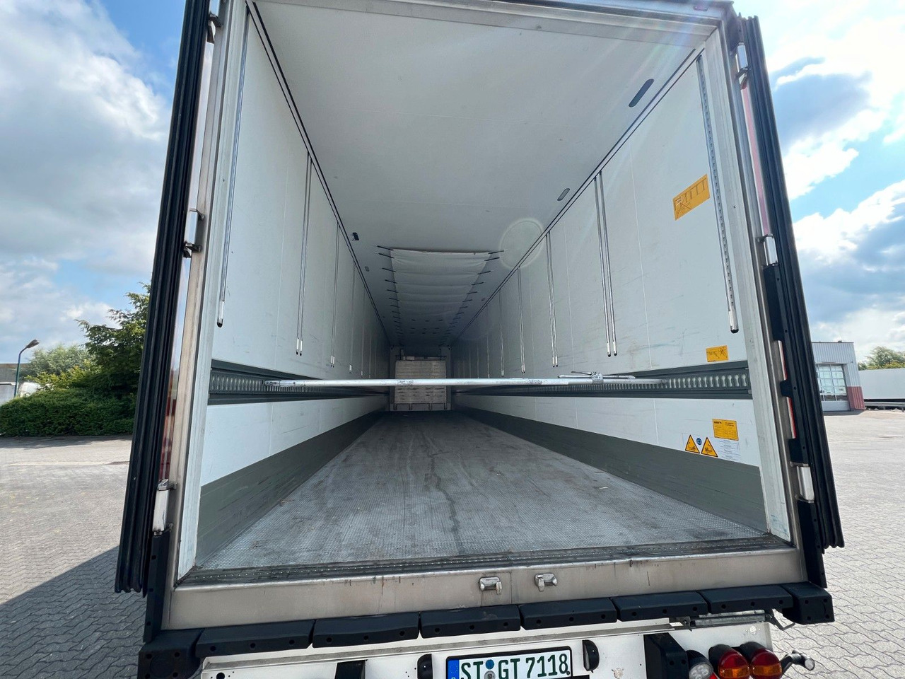 Schmitz Cargobull SKO 24/L - 13.4 FP COOL V7, ThermoKing SLXi 300- - Полуприцеп-рефрижератор: фото 5 Schmitz Cargobull SKO 24/L - 13.4 FP COOL V7, ThermoKing SLXi 300- - Полуприцеп-рефрижератор: фото 5