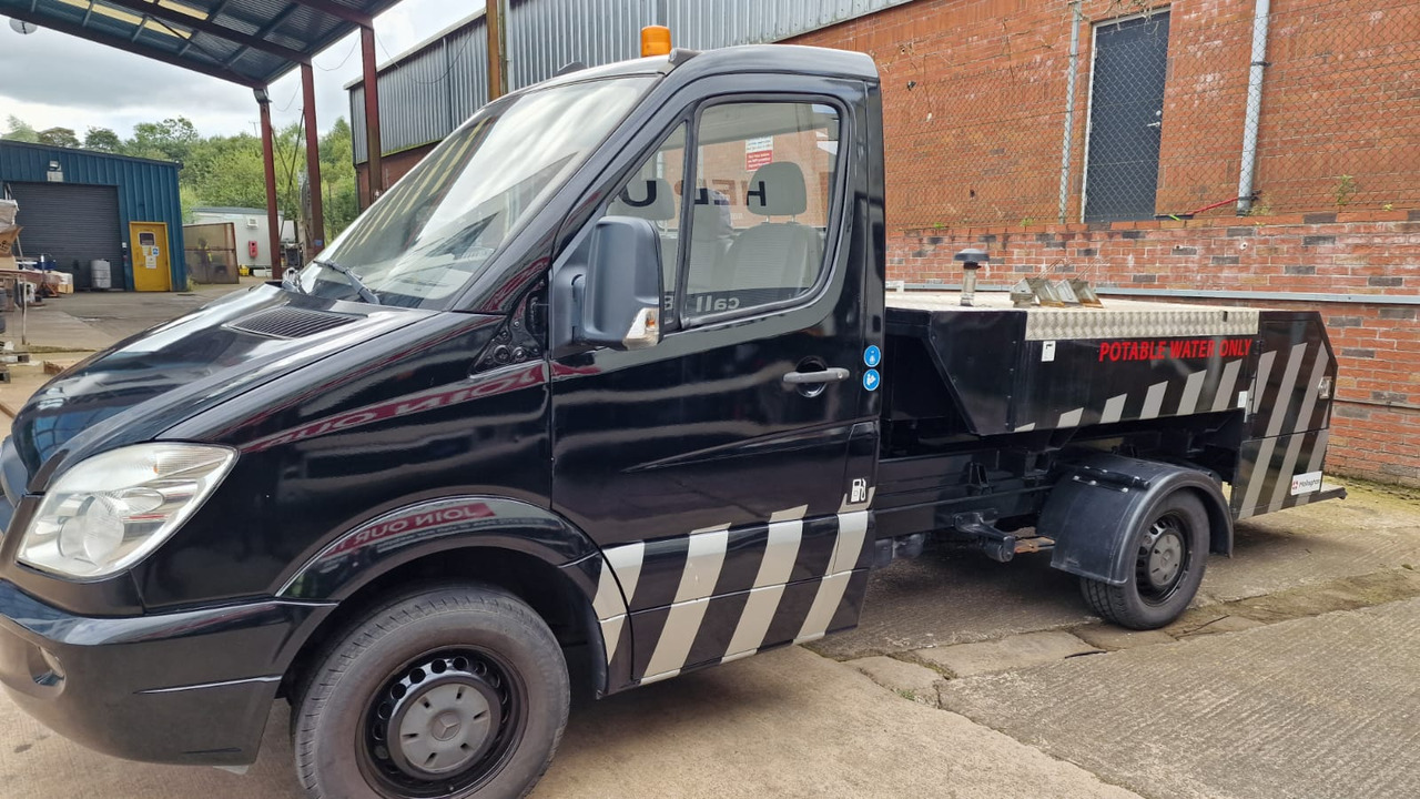 Mallaghan Water Truck WSU1000 - Аэродромная техника: фото 2 Mallaghan Water Truck WSU1000 - Аэродромная техника: фото 2