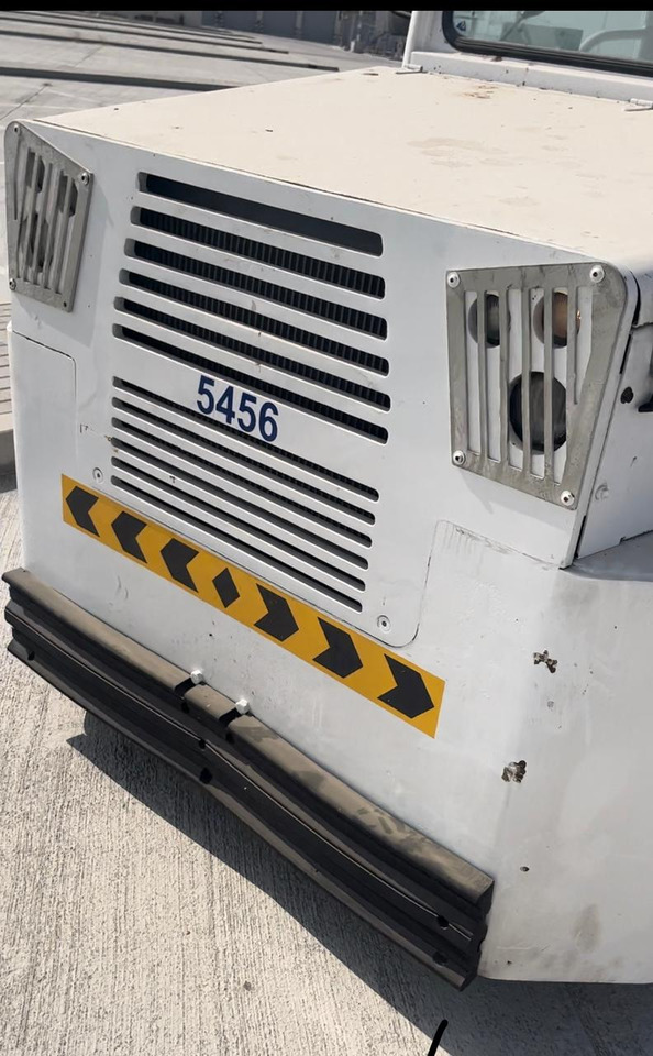 Schopf Rofan ZDi Diesel Tractor 8Tons - Аэродромный тягач: фото 3 Schopf Rofan ZDi Diesel Tractor 8Tons - Аэродромный тягач: фото 3