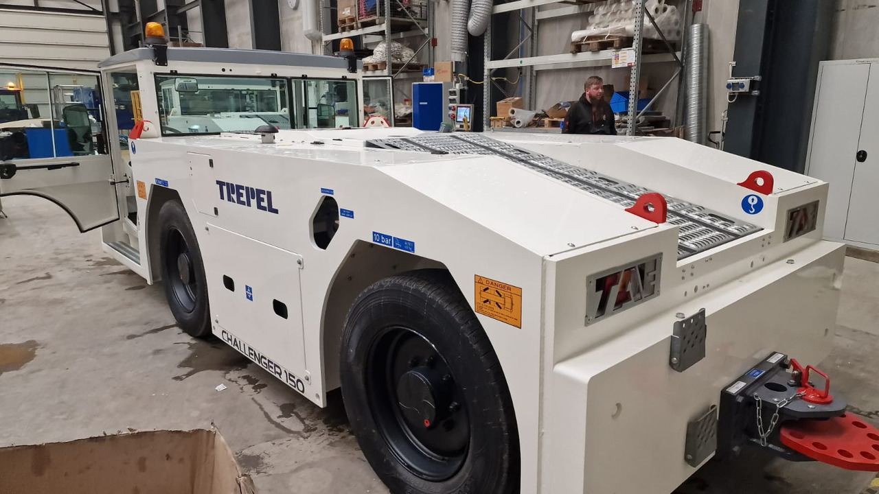 TREPEL Challenger 150 - Аэродромный тягач: фото 2 TREPEL Challenger 150 - Аэродромный тягач: фото 2