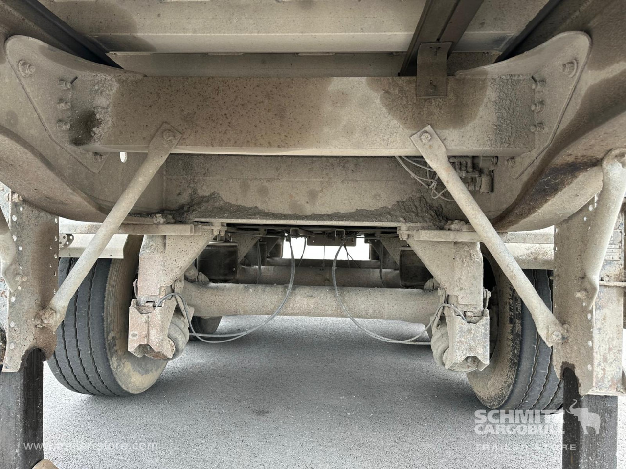 BENALU Tipper Alu-square sided body 24m³ - Самосвальный полуприцеп: фото 2 BENALU Tipper Alu-square sided body 24m³ - Самосвальный полуприцеп: фото 2