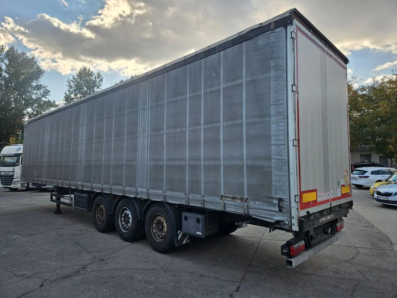 Schwarzmüller S1 J-seria, Side walls, Lifting Axle - Тентованный полуприцеп: фото 4 Schwarzmüller S1 J-seria, Side walls, Lifting Axle - Тентованный полуприцеп: фото 4