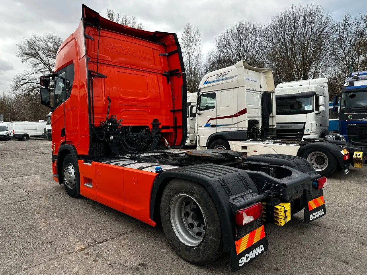 Scania R450 PTO, Standklima, Navi, Night protect - Тягач: фото 4 Scania R450 PTO, Standklima, Navi, Night protect - Тягач: фото 4