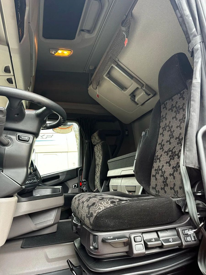 Scania R450 PTO, Standklima, Navi, Night protect - Тягач: фото 5 Scania R450 PTO, Standklima, Navi, Night protect - Тягач: фото 5