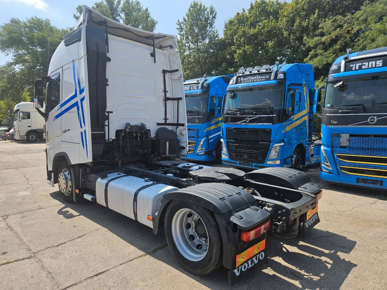 Volvo FH 500 Globe-Mega-I Park - Тягач: фото 4 Volvo FH 500 Globe-Mega-I Park - Тягач: фото 4