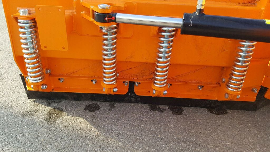 CAT neues Schneeschild Vario 2,6 m, 2,2m, 2,9m, 3,3m - Отвал для снега для Коммунальной и специальной техники: фото 5 CAT neues Schneeschild Vario 2,6 m, 2,2m, 2,9m, 3,3m - Отвал для снега для Коммунальной и специальной техники: фото 5