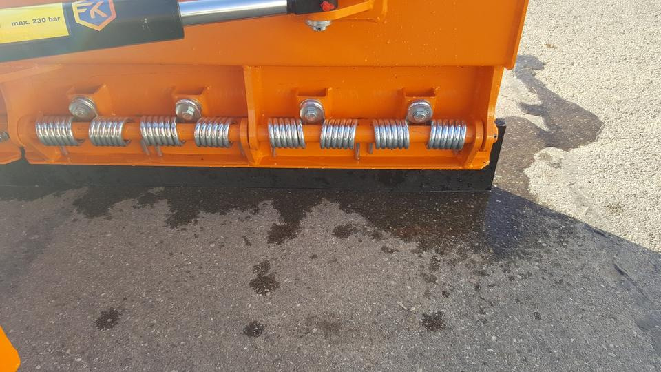 Schneeschild 1,8m John Deere Kommunal Schlepper Radlader Hoflader - Отвал для снега: фото 5 Schneeschild 1,8m John Deere Kommunal Schlepper Radlader Hoflader - Отвал для снега: фото 5