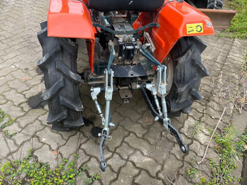Kubota Trecker 1400 Diverse mit Zapfwelle am Heck und H - Трактор: фото 5 Kubota Trecker 1400 Diverse mit Zapfwelle am Heck und H - Трактор: фото 5
