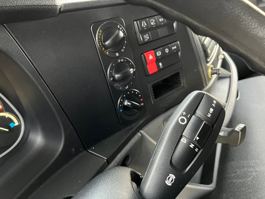 MERCEDES-BENZ Atego 1527 L Pritsche LBW LBW 1.5 to - Тентованный грузовик: фото 2 MERCEDES-BENZ Atego 1527 L Pritsche LBW LBW 1.5 to - Тентованный грузовик: фото 2