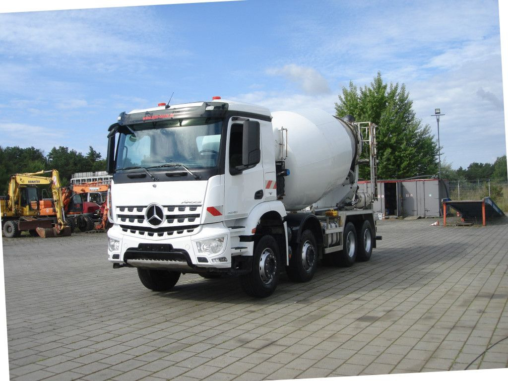Mercedes-Benz Arocs 3240 B 8x4 Betonmischer Deutsch Top AP Ach - Автобетоносмеситель: фото 2 Mercedes-Benz Arocs 3240 B 8x4 Betonmischer Deutsch Top AP Ach - Автобетоносмеситель: фото 2