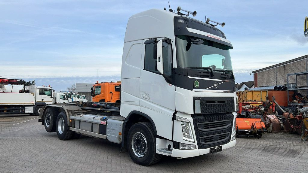 Volvo FH 500 6x2 Abrollkipper Funkfernbedienung - Крюковой мультилифт: фото 2 Volvo FH 500 6x2 Abrollkipper Funkfernbedienung - Крюковой мультилифт: фото 2