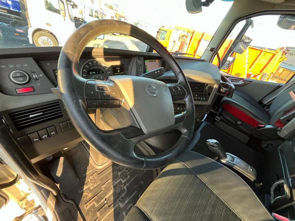 Volvo FH 500 6x2 Abrollkipper Funkfernbedienung - Крюковой мультилифт: фото 5 Volvo FH 500 6x2 Abrollkipper Funkfernbedienung - Крюковой мультилифт: фото 5