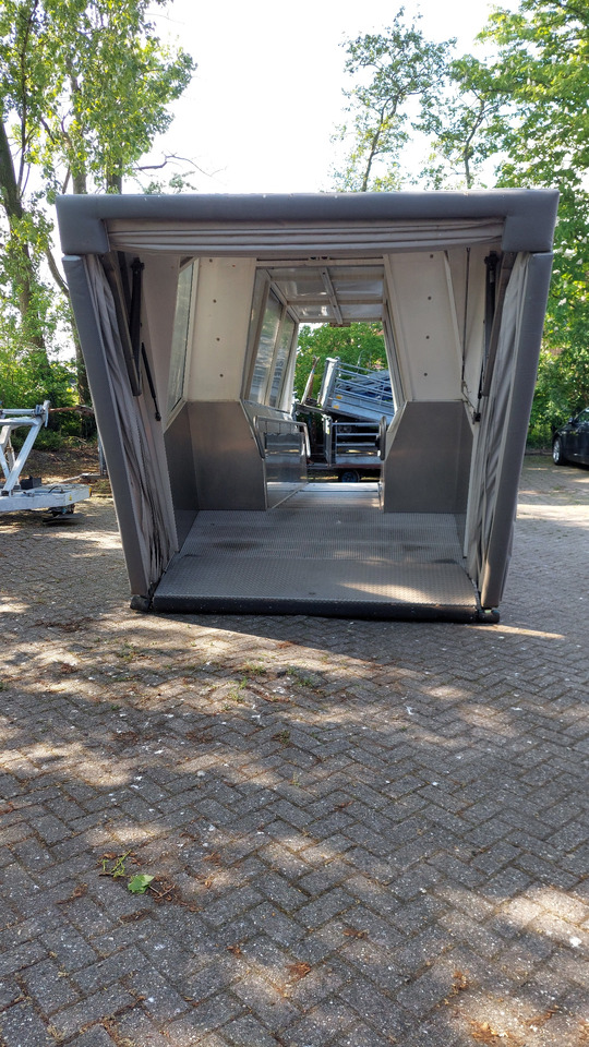 Passenger Stair SPS PTC-15 - Пассажирский трап: фото 2 Passenger Stair SPS PTC-15 - Пассажирский трап: фото 2