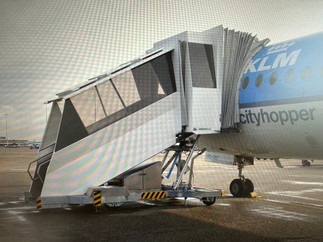 Passenger Stair SPS PTC-15 - Пассажирский трап: фото 1 Passenger Stair SPS PTC-15 - Пассажирский трап: фото 1