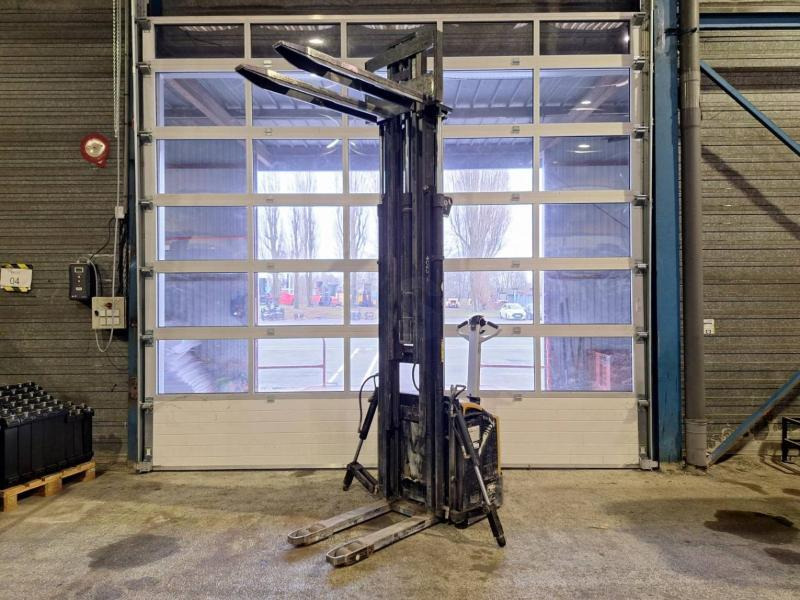 Caterpillar NSP16N - Штабелер: фото 3 Caterpillar NSP16N - Штабелер: фото 3