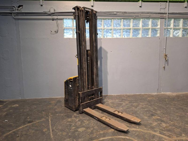 Caterpillar NSP16N - Штабелер: фото 3 Caterpillar NSP16N - Штабелер: фото 3