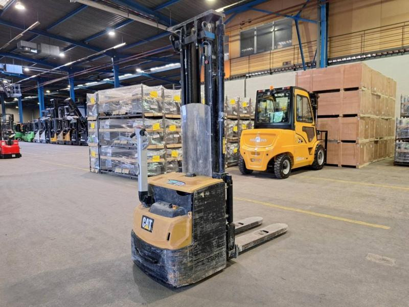 Caterpillar NSP16N2 - Штабелер: фото 2 Caterpillar NSP16N2 - Штабелер: фото 2