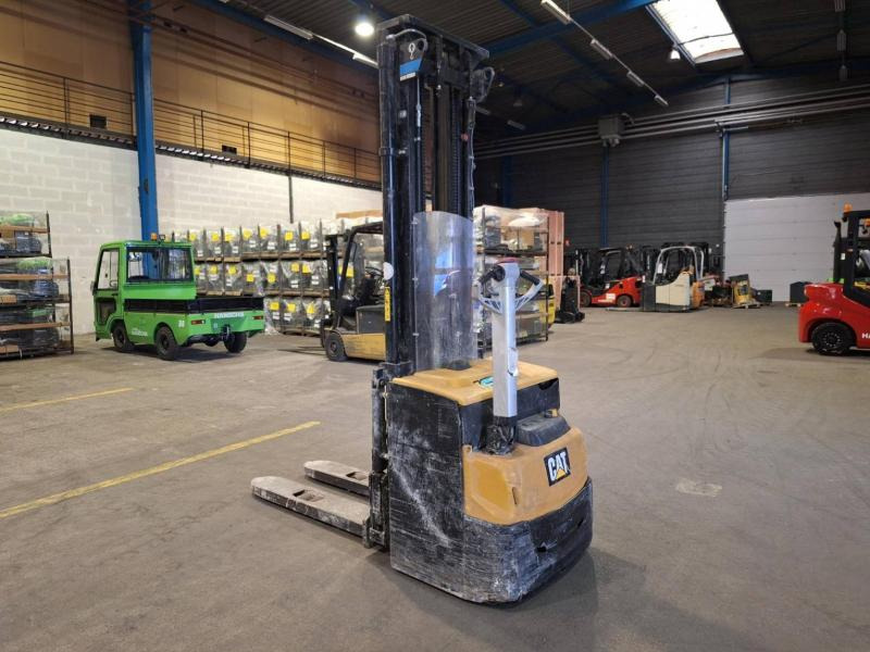 Caterpillar NSP16N2 - Штабелер: фото 1 Caterpillar NSP16N2 - Штабелер: фото 1