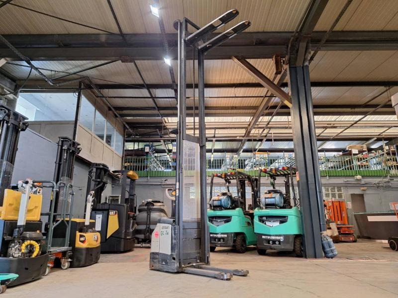 Штабелер Crown ES4000-1.6: фото 7 Штабелер Crown ES4000-1.6: фото 7