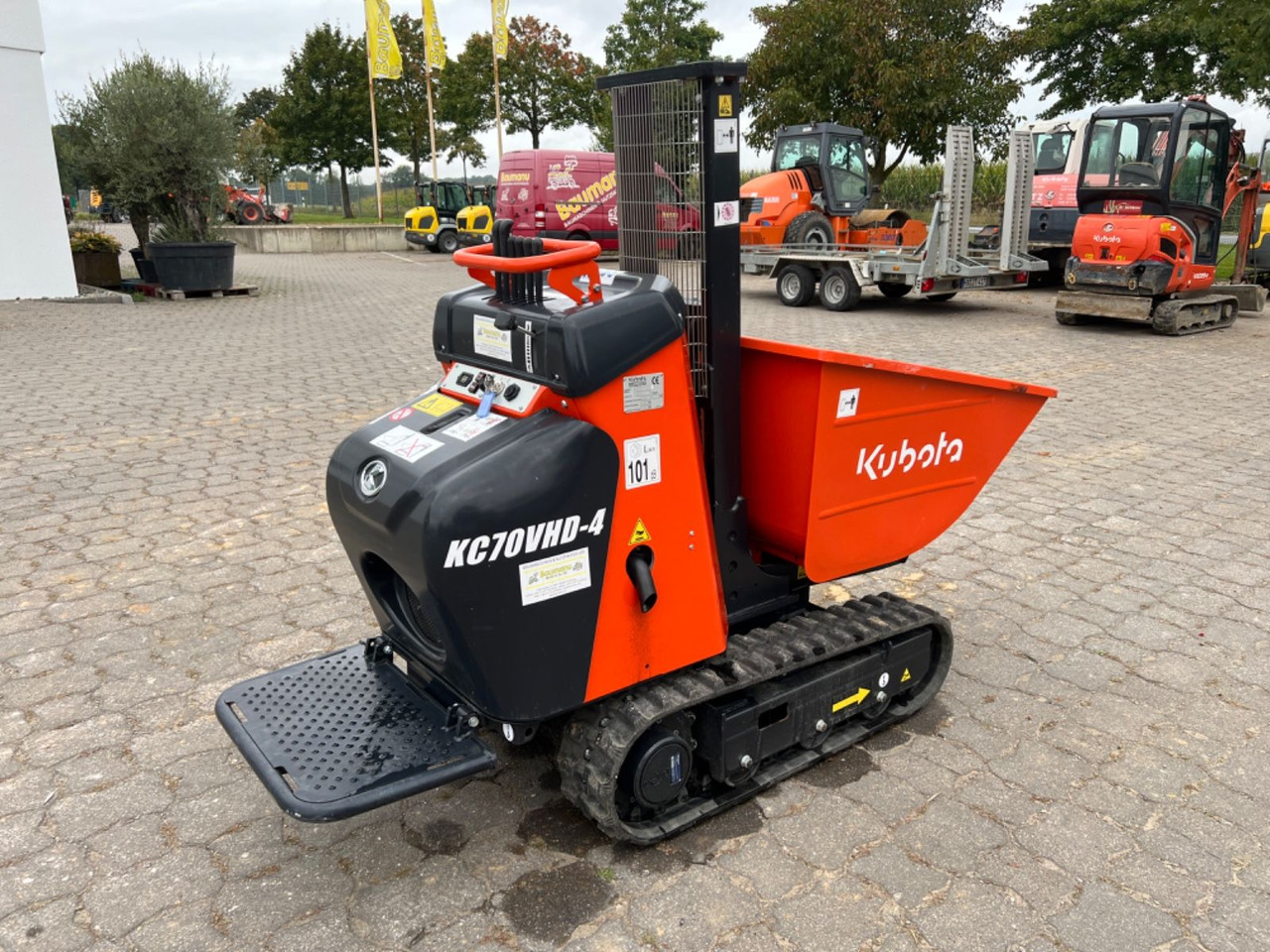 Kubota KC 70, VHD-4, mit Hochentleerung, hydr. Fahrwerk - Гусеничный самосвал: фото 3 Kubota KC 70, VHD-4, mit Hochentleerung, hydr. Fahrwerk - Гусеничный самосвал: фото 3