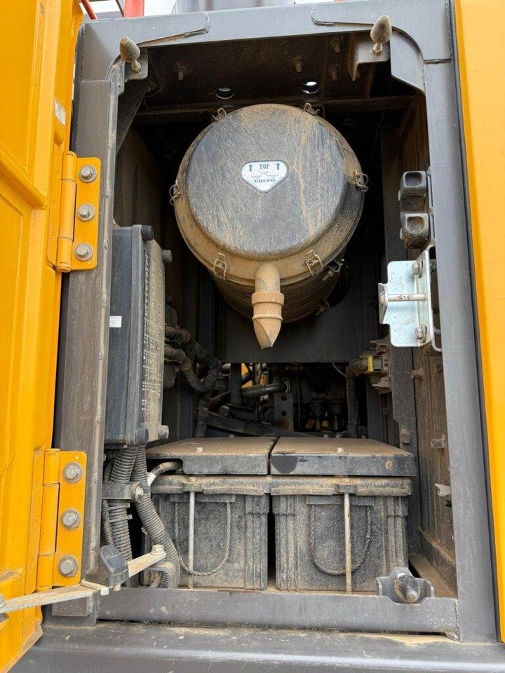 Гусеничный экскаватор Volvo EC380ENL: фото 6