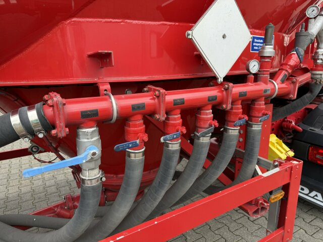 Feldbinder EUT 54.3 liegend. Silo 54.000 Liter 3 Achs - Полуприцеп цистерна для сыпучих грузов: фото 2 Feldbinder EUT 54.3 liegend. Silo 54.000 Liter 3 Achs - Полуприцеп цистерна для сыпучих грузов: фото 2