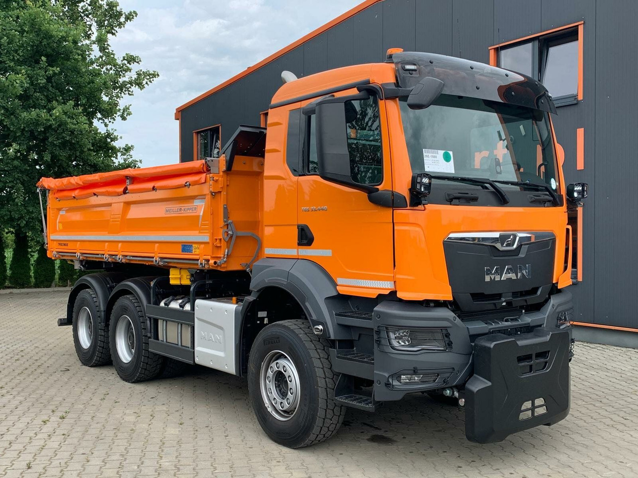 MAN TGS 33.440 6x4 Kipper MEILLER Bordmatik Frontpl. - Самосвал: фото 1 MAN TGS 33.440 6x4 Kipper MEILLER Bordmatik Frontpl. - Самосвал: фото 1