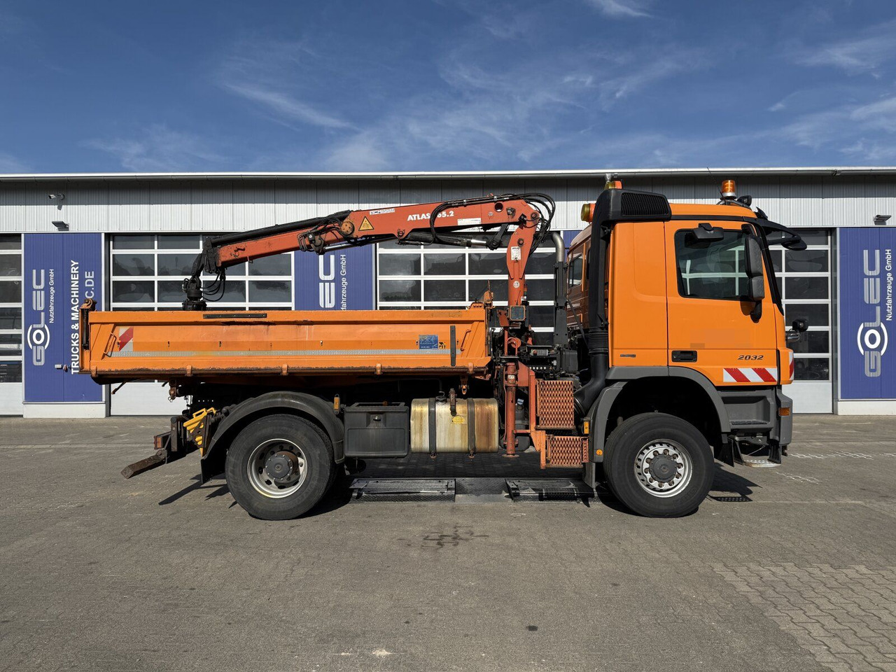 Mercedes-Benz ACTROS 2044 4x4 Kipper Kran ATLAS 65.2 A2L - Самосвал, Автоманипулятор: фото 2 Mercedes-Benz ACTROS 2044 4x4 Kipper Kran ATLAS 65.2 A2L - Самосвал, Автоманипулятор: фото 2