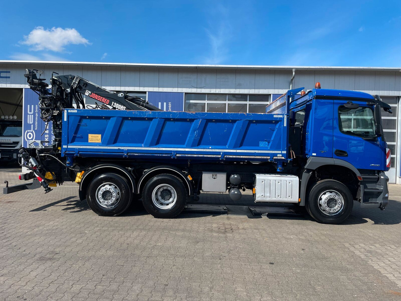 Mercedes-Benz AROCS 2536 6x2*4 Kipper Kran HIAB - Самосвал, Автоманипулятор: фото 2 Mercedes-Benz AROCS 2536 6x2*4 Kipper Kran HIAB - Самосвал, Автоманипулятор: фото 2