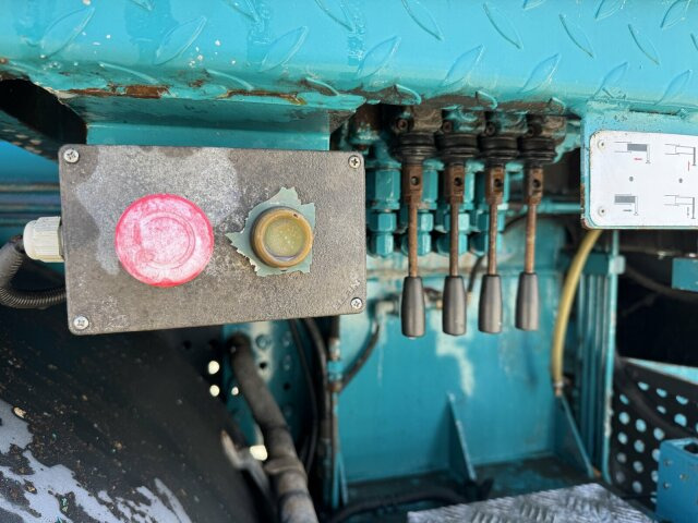 Автобетононасос Mercedes-Benz AROCS 2844 6x4 Euro 6 Betonpumpe SERMAC 5Z33: фото 15 Автобетононасос Mercedes-Benz AROCS 2844 6x4 Euro 6 Betonpumpe SERMAC 5Z33: фото 15