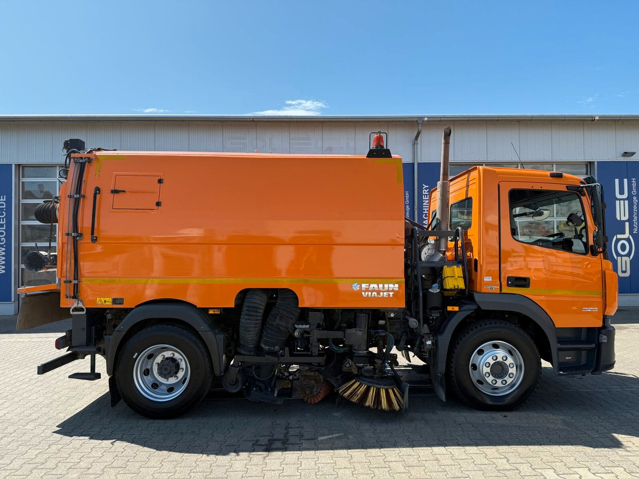 Mercedes-Benz ATEGO 1323 4x2 Kehrmaschine FAUN Viajet 6R/H - Подметально-уборочная машина: фото 3 Mercedes-Benz ATEGO 1323 4x2 Kehrmaschine FAUN Viajet 6R/H - Подметально-уборочная машина: фото 3