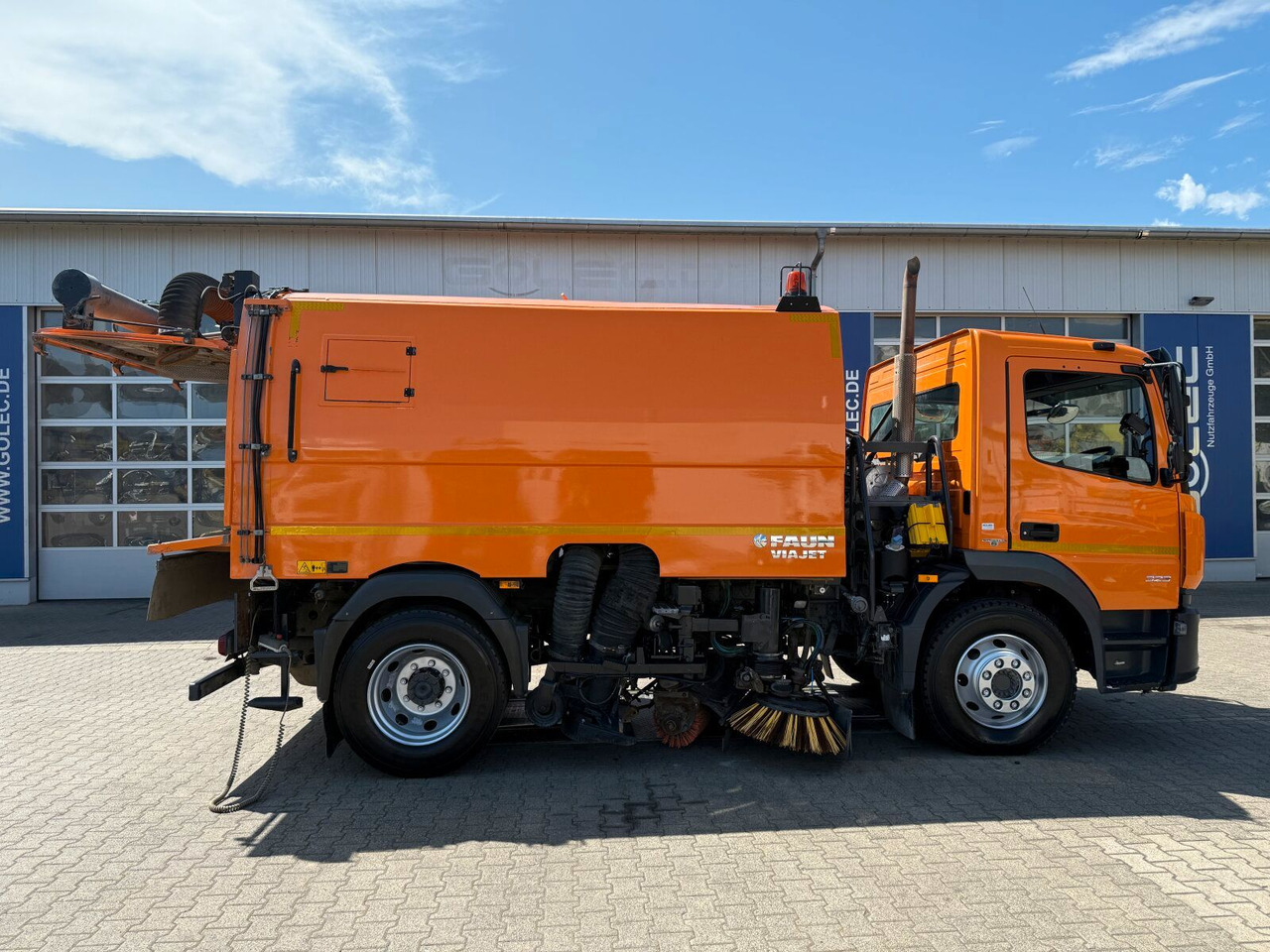 Mercedes-Benz ATEGO 1323 4x2 Kehrmaschine FAUN Viajet 6R/H - Подметально-уборочная машина: фото 5 Mercedes-Benz ATEGO 1323 4x2 Kehrmaschine FAUN Viajet 6R/H - Подметально-уборочная машина: фото 5
