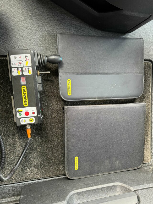 Mercedes-Benz Arocs 3253 8x4 Abrollkipper Kran Palfinger 37002 в лизинг Mercedes-Benz Arocs 3253 8x4 Abrollkipper Kran Palfinger 37002: фото 7