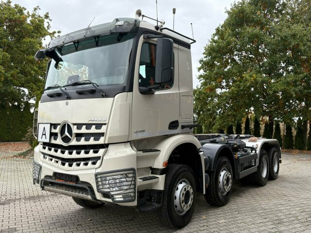 Mercedes-Benz Arocs 4145 8x4 Abrollkipper MEILLER RS 26.60L - Крюковой мультилифт: фото 1 Mercedes-Benz Arocs 4145 8x4 Abrollkipper MEILLER RS 26.60L - Крюковой мультилифт: фото 1