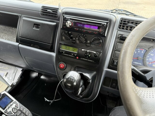 Mitsubishi Canter FUSO Kehrmaschine BROCK SL140 4 m³ - Подметально-уборочная машина: фото 3 Mitsubishi Canter FUSO Kehrmaschine BROCK SL140 4 m³ - Подметально-уборочная машина: фото 3