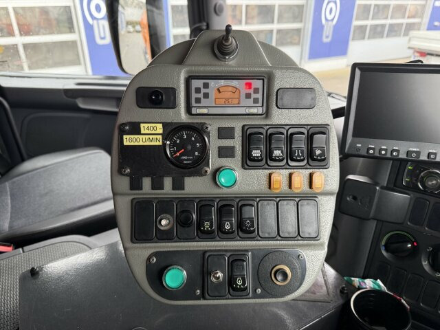 Scania P230 Kehrmaschine Johnston VT605- 6 M³ - Подметально-уборочная машина: фото 3 Scania P230 Kehrmaschine Johnston VT605- 6 M³ - Подметально-уборочная машина: фото 3