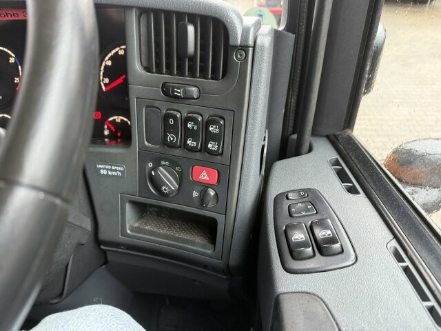 Scania P230 Kehrmaschine Johnston VT605- 6 M³ - Подметально-уборочная машина: фото 5 Scania P230 Kehrmaschine Johnston VT605- 6 M³ - Подметально-уборочная машина: фото 5