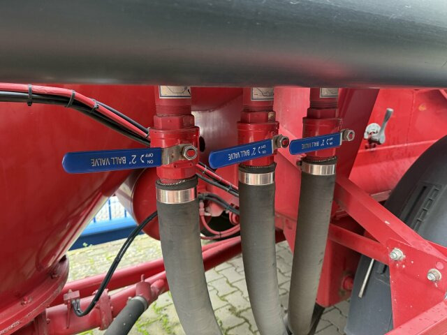 Spitzer SF 2754 / 4P liegend Silo 55 m3 - Полуприцеп цистерна для сыпучих грузов: фото 2 Spitzer SF 2754 / 4P liegend Silo 55 m3 - Полуприцеп цистерна для сыпучих грузов: фото 2