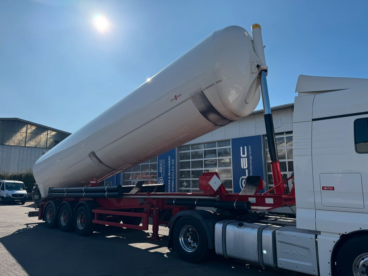 Spitzer SK 2760 CAL Kippsilo 60000 L für loser Schüttung - Полуприцеп цистерна для сыпучих грузов: фото 2 Spitzer SK 2760 CAL Kippsilo 60000 L für loser Schüttung - Полуприцеп цистерна для сыпучих грузов: фото 2