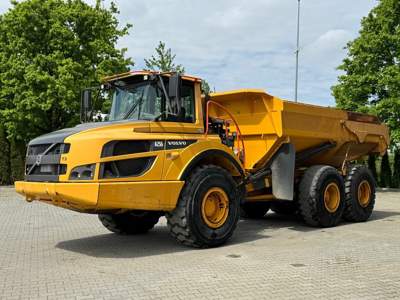 Volvo A25G Dumper 22,5 Ton 11.361 Stunden Volvo A25G Dumper 22,5 Ton 11.361 Stunden - Сочленённый самосвал: фото 2 Volvo A25G Dumper 22,5 Ton 11.361 Stunden Volvo A25G Dumper 22,5 Ton 11.361 Stunden - Сочленённый самосвал: фото 2