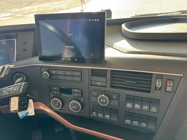 Volvo FH16 750 8X4 Holztransport Alukar TOP! - Лесовоз: фото 2 Volvo FH16 750 8X4 Holztransport Alukar TOP! - Лесовоз: фото 2