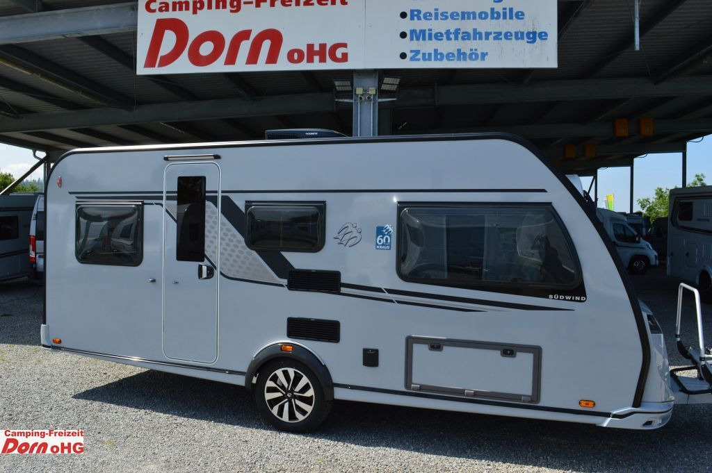 Knaus Südwind 500 EU 60 Years Dachklima - Прицеп дача: фото 1 Knaus Südwind 500 EU 60 Years Dachklima - Прицеп дача: фото 1